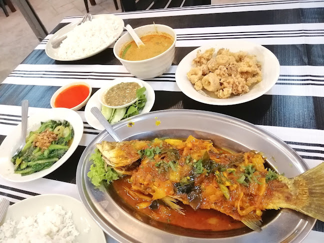 Opinii despre Adrianna Ikan Bakar - Sungai Petani, Kedah în Sungai Petani - Gastronomi dan perhotelan