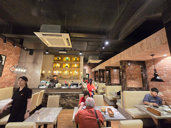 Anmour Cafe Bukit Indah