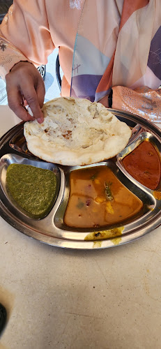 Farouk Maju Restaurant - Gastronomi dan perhotelan