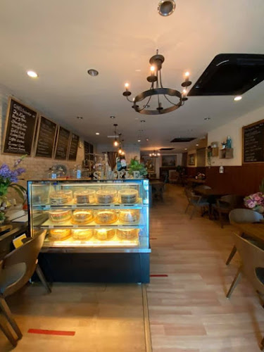 Simple Cafe And Treats - Ipoh