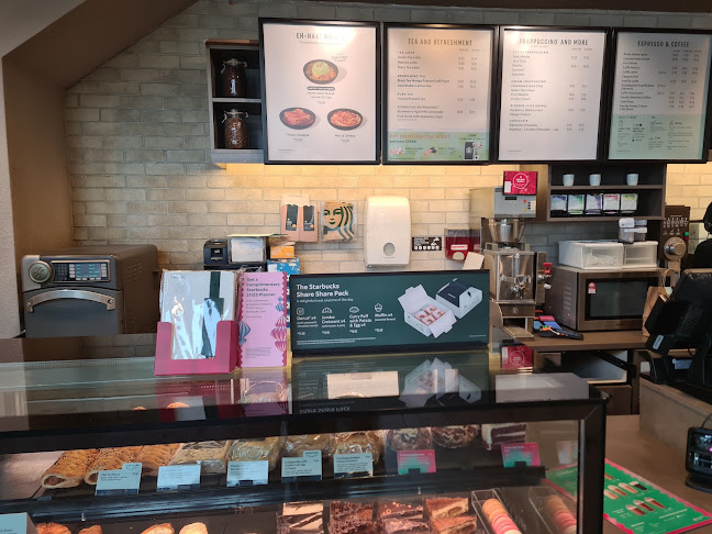 Opinii despre Starbucks Tin Village, Kampar în Kampar - Gastronomi dan perhotelan