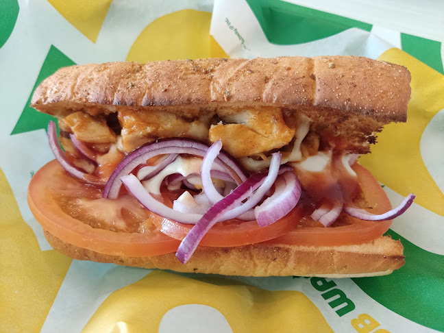 Subway Emart Bintulu (Kwangkweet Sdn Bhd) - Gastronomi dan perhotelan