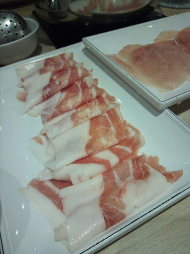 鍋媽台式火鍋 - Gastronomi dan perhotelan