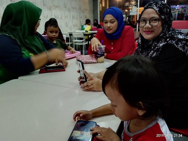 Lemontea Kafe - Gastronomi dan perhotelan