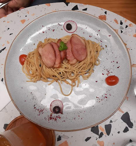 Picco Polo Cafe - Gastronomi dan perhotelan