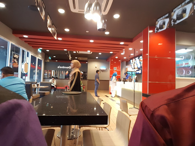 Domino's Pizza Seksyen 13 - Gastronomi dan perhotelan