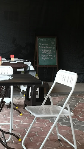 Comentarii opinii despre The Substitutes HQ