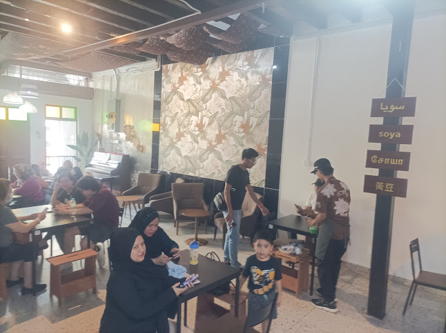 The Maneh - Gastronomi dan perhotelan