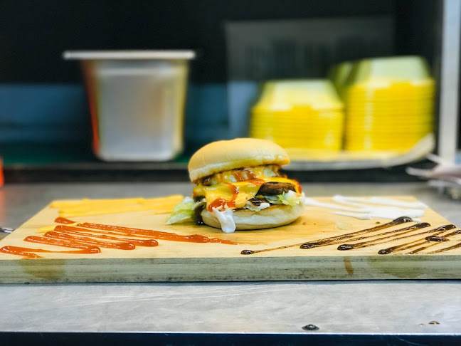 MUAZSS BURGER - NUSA DUTA