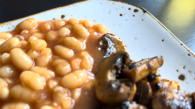 Comentarii opinii despre Sausage KL Cafe & Deli