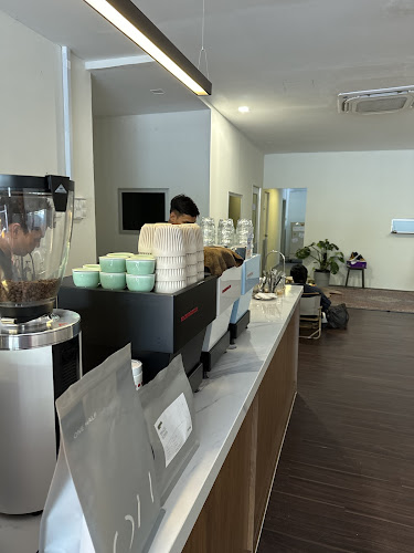 Ground Floor Shop, 25G, Jalan Tengku Ampuan Zabedah J 9/J, Seksyen 9, 40100 Shah Alam, Selangor