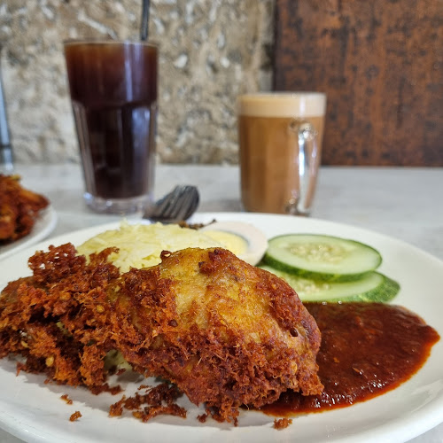 Opinii despre Kueh Cafe • Subang Jaya în Subang Jaya - Gastronomi dan perhotelan