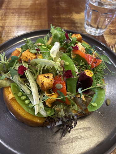 Opinii despre Frisky Goat Bakery Cafe în Kuala Lumpur - Gastronomi dan perhotelan