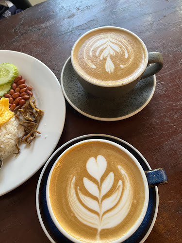 Comentarii opinii despre Ausemist Coffee Cafe