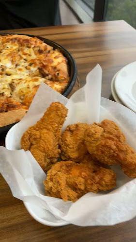 Pizza Hut Restaurant Berjaya Times Square - Gastronomi dan perhotelan