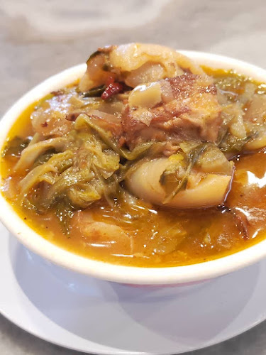 Twins Signature Roast Duck - Gastronomi dan perhotelan