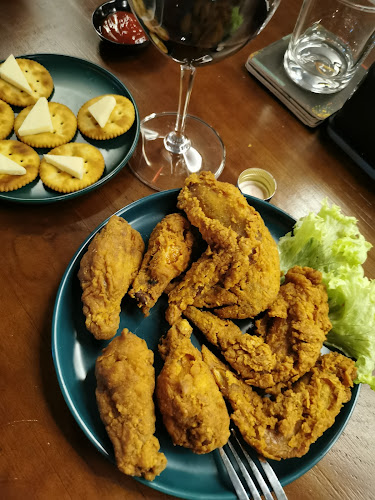 Opinii despre NINETEEN 89 BAR & BISTRO în Skudai - Gastronomi dan perhotelan