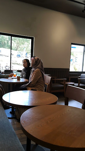 Starbucks - Gastronomi dan perhotelan