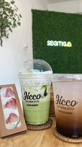 SEGITIGA by Dunyut Munchies - Chukai