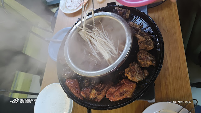 Opinii despre D'Kayangan Steamboat BBQ Buffet în Shah Alam - Gastronomi dan perhotelan