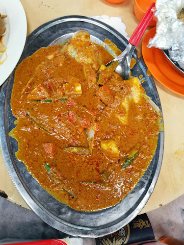 Alor Akar Seafood Restaurant - Gastronomi dan perhotelan