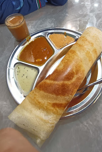 Sup Haji Abu & Nasi Kandar Jamal Mohamed (Bawah Pokok) (KLCC) - Gastronomi dan perhotelan