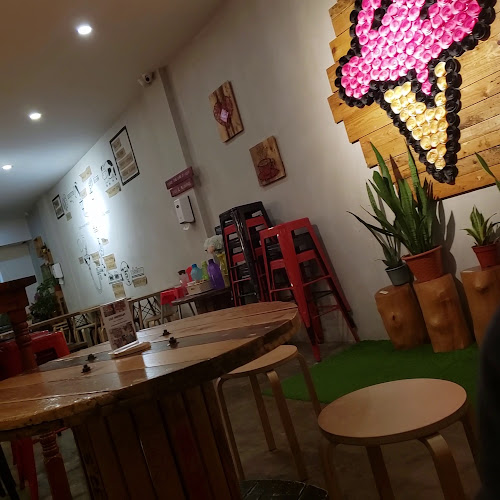 Opinii despre 5° Celsius Latitud 6 în Kota Kinabalu - Gastronomi dan perhotelan