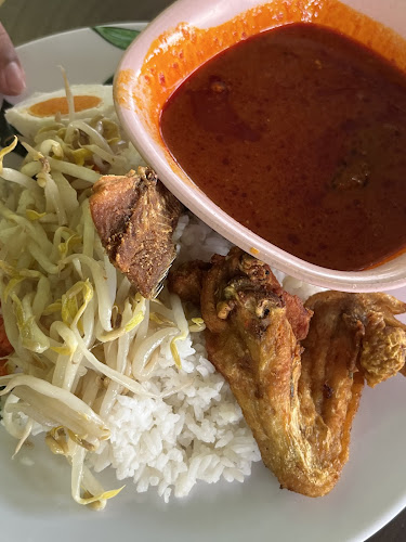 Amin Asam Pedas Bawah Pokok - Gastronomi dan perhotelan