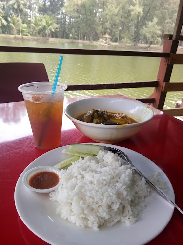 Opinii despre Lakeside Restaurant Gelora Point în Kuantan - Gastronomi dan perhotelan