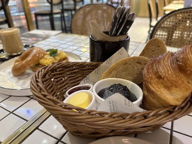 Opinii despre The Coffee Academics @ Pavilion Kuala Lumpur în Kuala Lumpur - Gastronomi dan perhotelan