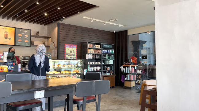 Starbucks Amcorp Tower