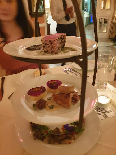 Comentarii opinii despre Suffolk House Restaurant