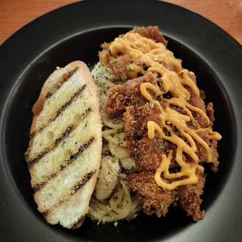 Opinii despre Jacknife Bar & Grill în Kota Kinabalu - Gastronomi dan perhotelan