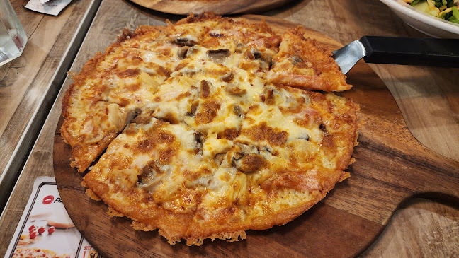 Opinii despre Pizza Hut TTDI în Kuala Lumpur - Gastronomi dan perhotelan