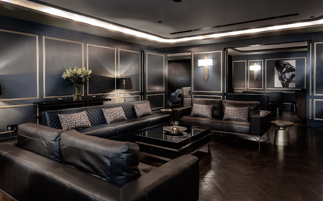 The Club - Gastronomi dan perhotelan