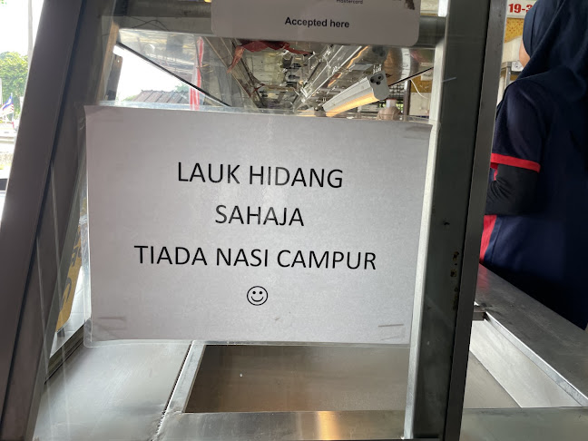 Haji Isenin Restoran Kari Kepala Ikan & Asam Pedas Semabok Melaka - Melaka