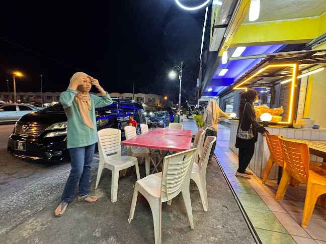 Manjung Utara Seafood - Gastronomi dan perhotelan