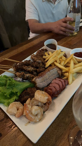 Opinii despre Bottoms Up Bistro & Cafe în Kuching - Gastronomi dan perhotelan