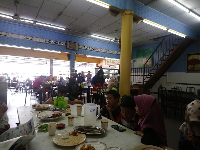 Opinii despre Haji Isenin Restoran Kari Kepala Ikan & Asam Pedas Semabok Melaka în Melaka - Gastronomi dan perhotelan