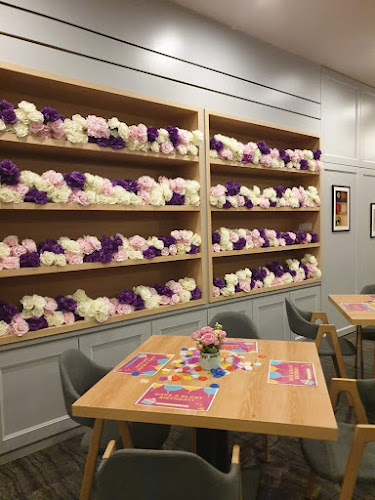 Cafe Warisan Bonda - Gastronomi dan perhotelan