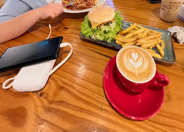 Opinii despre Burn Cafe în Kuala Terengganu - Gastronomi dan perhotelan