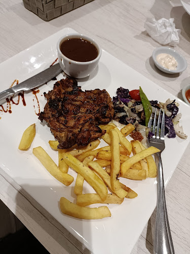 Opinii despre Emilyns & Cafe în Shah Alam - Gastronomi dan perhotelan