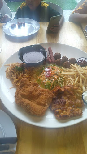 Opinii despre Salaza & Sons Bike Cafe în Kuala Terengganu - Gastronomi dan perhotelan