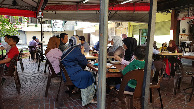 Tokmi Station - Gastronomi dan perhotelan