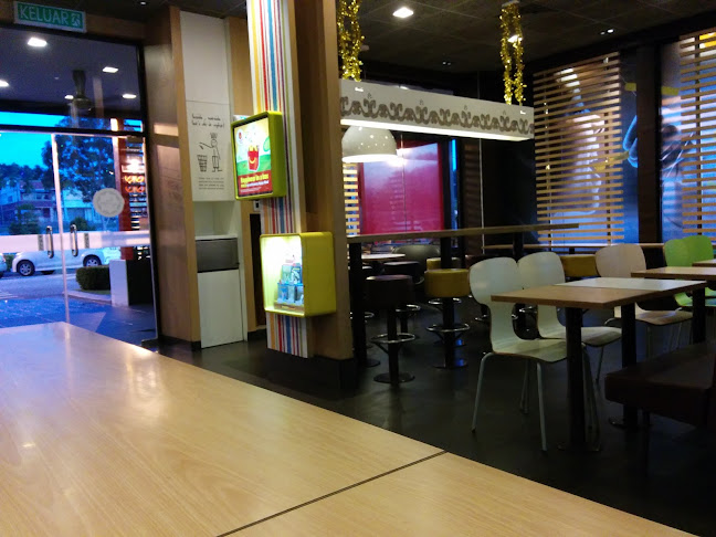 Comentarii opinii despre McDonald's MITC Melaka DT