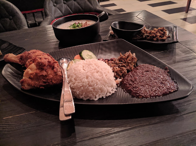 Opinii despre Kami disini în Kota Bharu - Gastronomi dan perhotelan