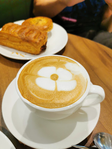 Hiestand - Swiss Gourmet Bakery - Gastronomi dan perhotelan