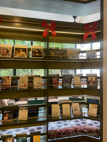 Comentarii opinii despre Makarios Book Café