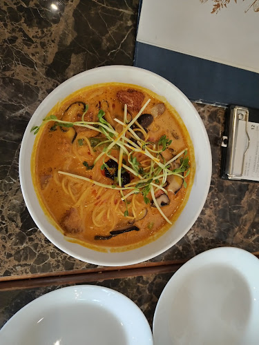 Roots Mount Austin (Relocating, To be announced) - Gastronomi dan perhotelan