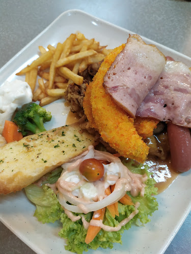 Comentarii opinii despre Bom Baa Kopitiam